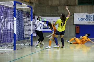 El Teldeportivo hizo sudar al CD Burela FS, pero acabó cediendo por 3-5/TA.